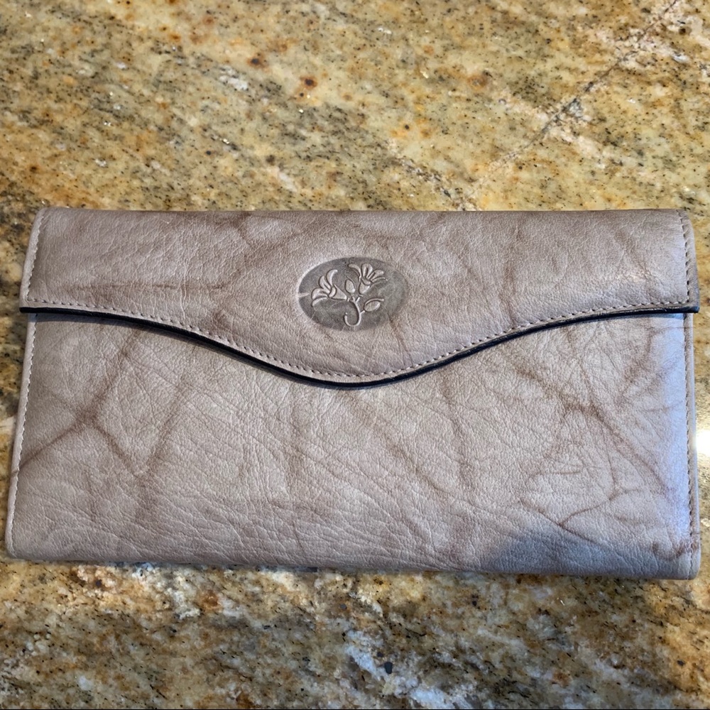 Heiress x Buxton Organizer Clutch